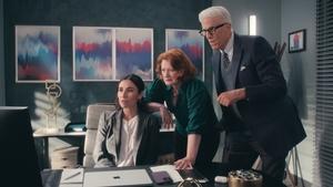 A Man on the Inside Season 1 Episode 4